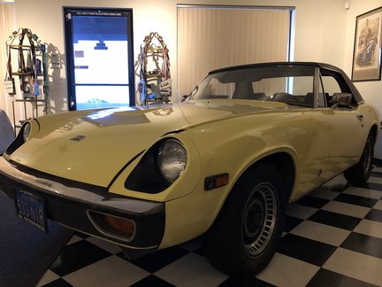 1974 Jensen Healey.1