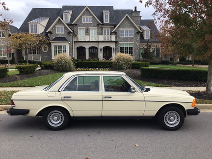 300D side
