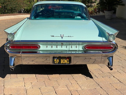 2 1959 Pontiac Bonneville rear end